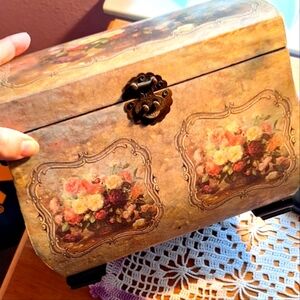 Decoupage Jewelry or treasure trunk